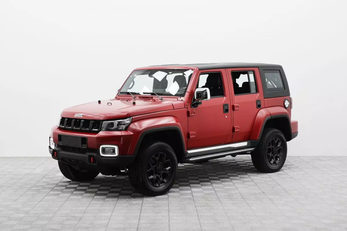 Автосалон: Baic BJ40