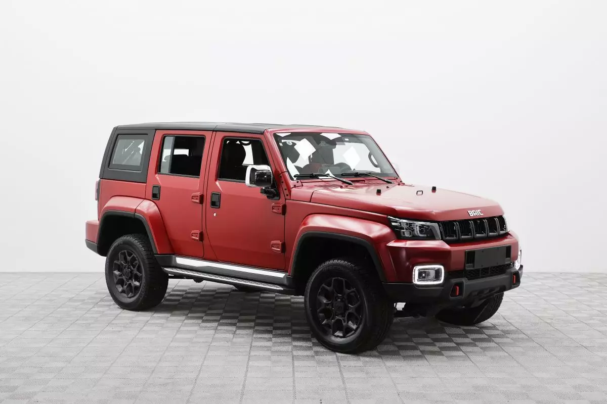 Автосалон: Baic BJ40