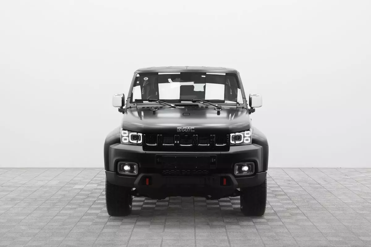 Автосалон: Baic BJ40