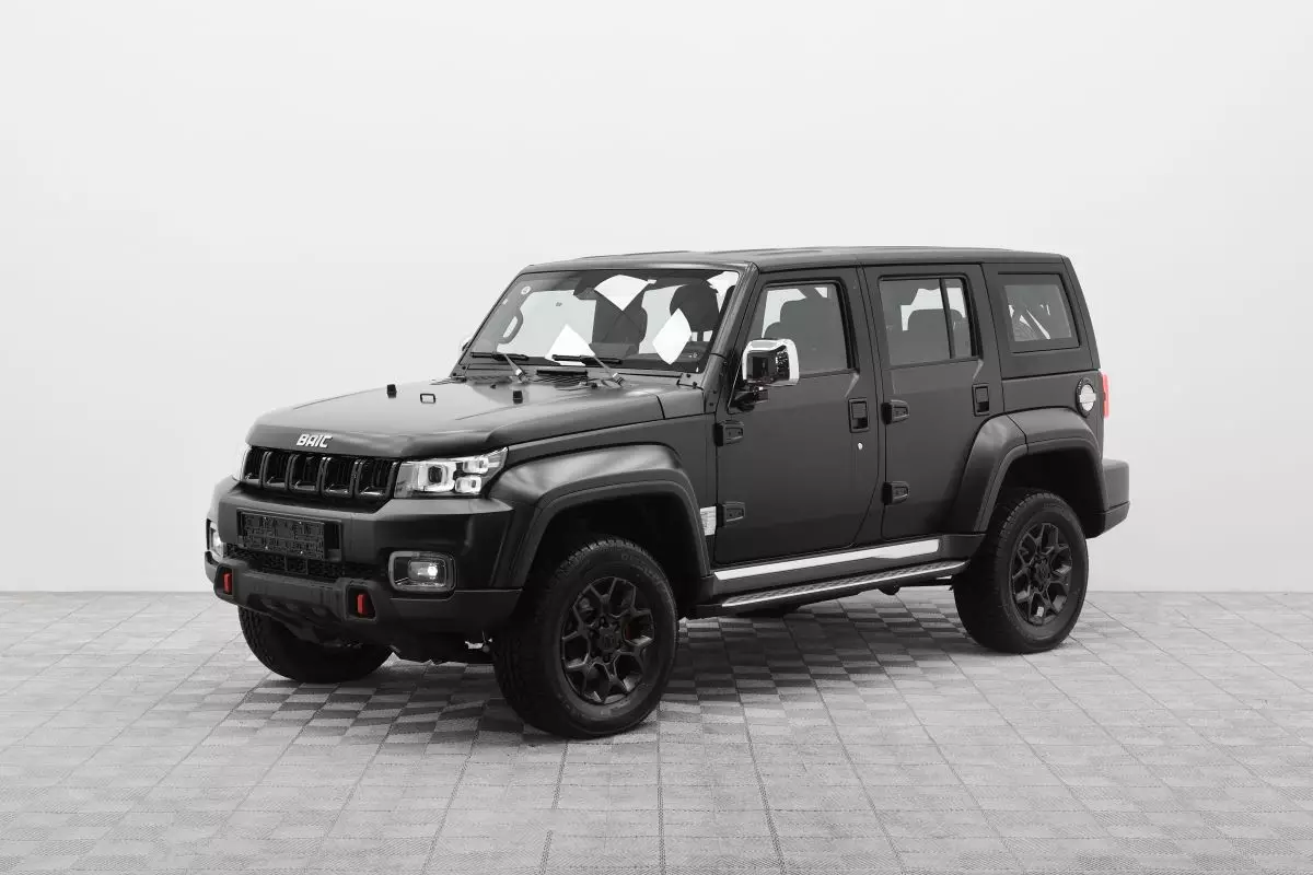 Автосалон: Baic BJ40