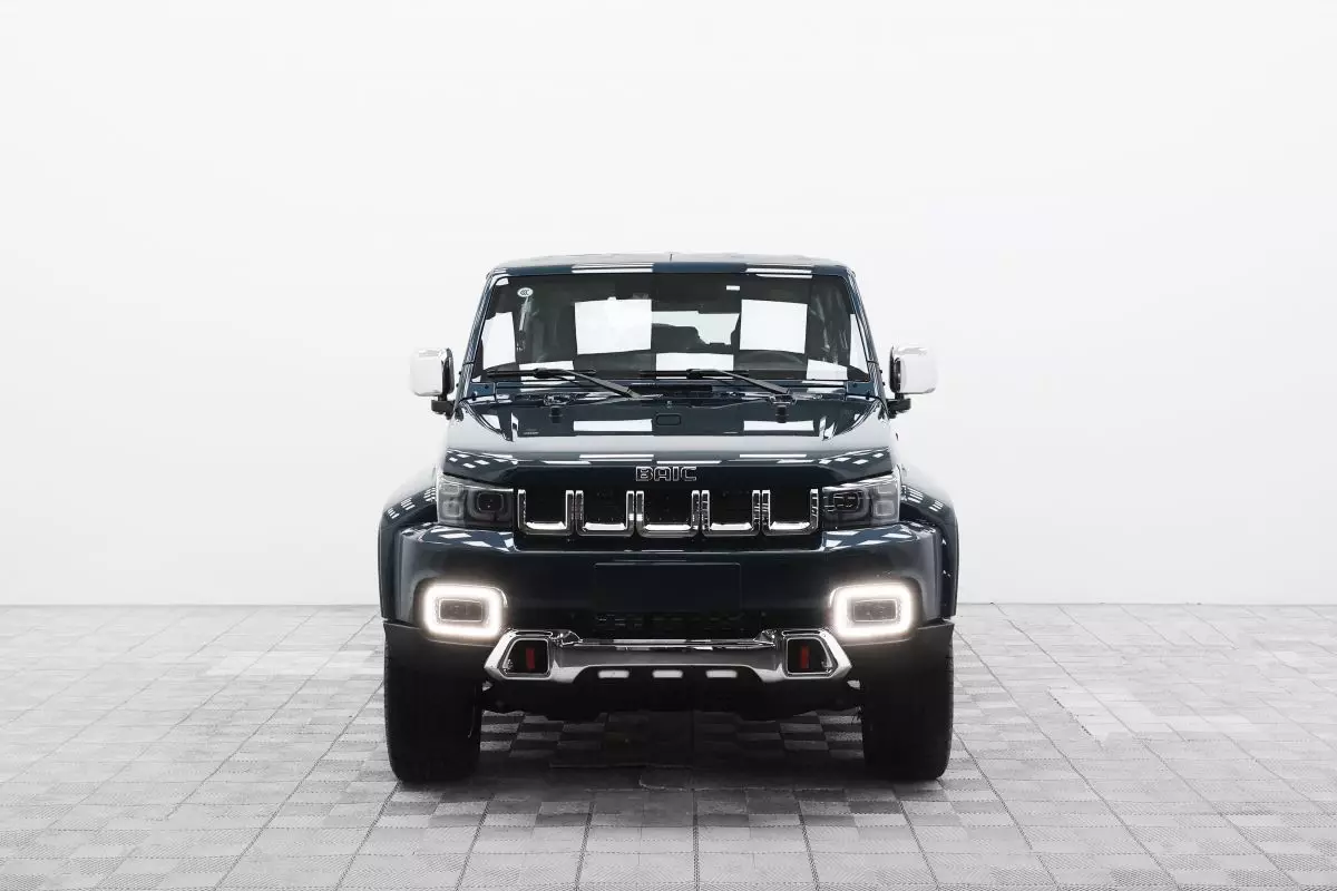 Автосалон: Baic BJ40