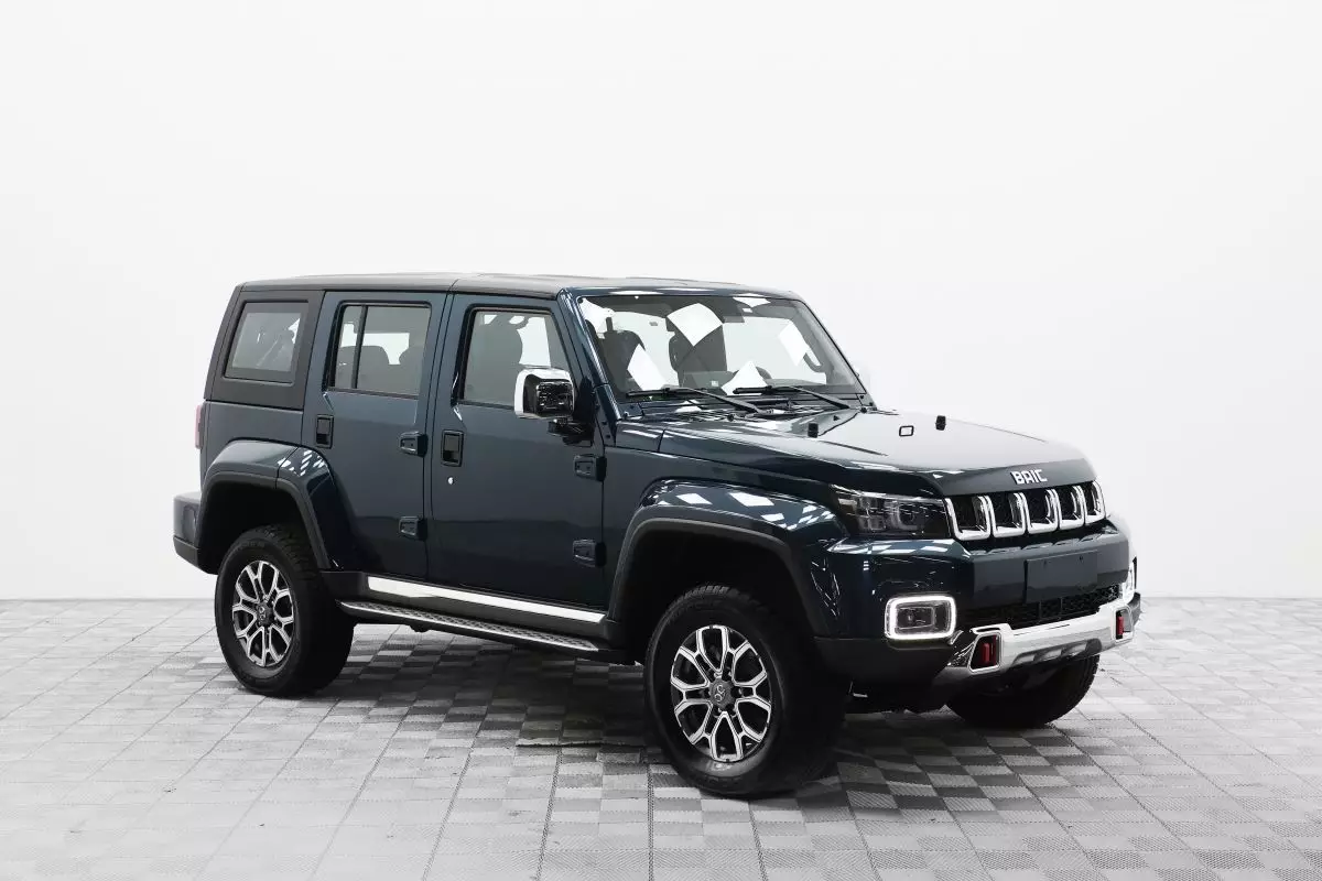 Автосалон: Baic BJ40