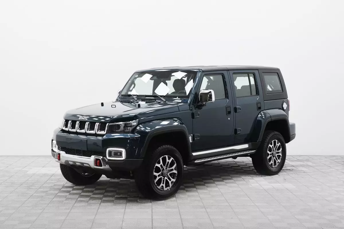 Автосалон: Baic BJ40