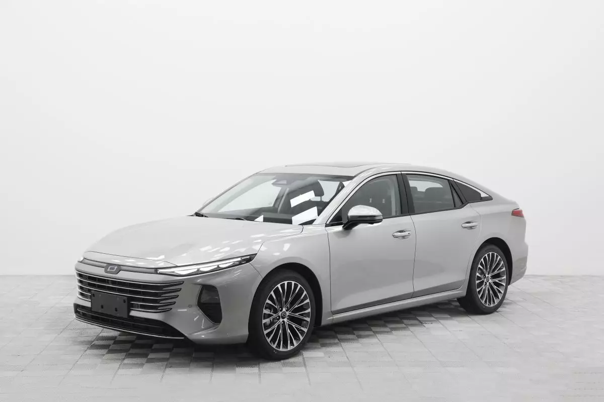 Автосалон: Bestune B70 New