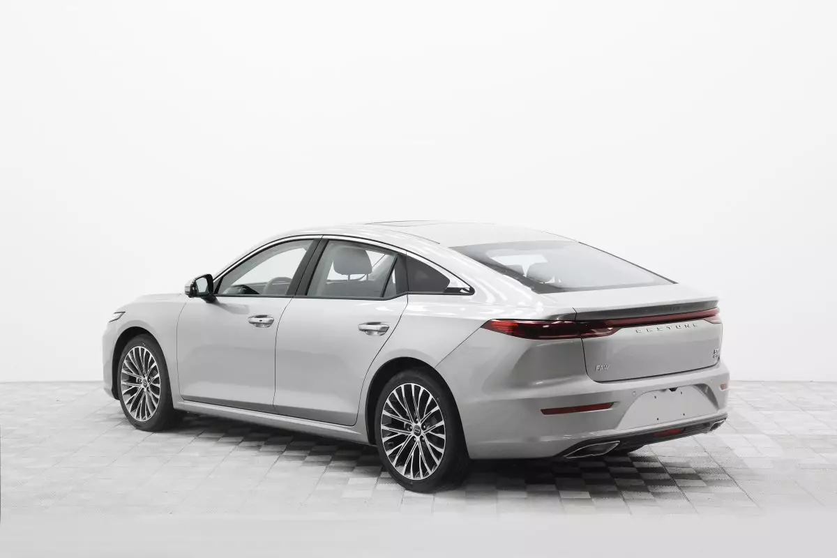 Автосалон: Bestune B70 New