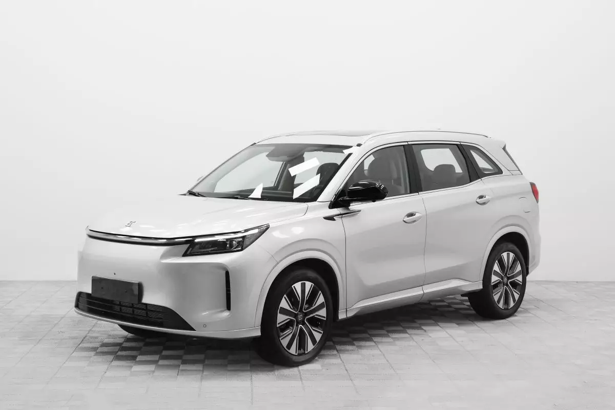 Автосалон: Evolute i-SPACE