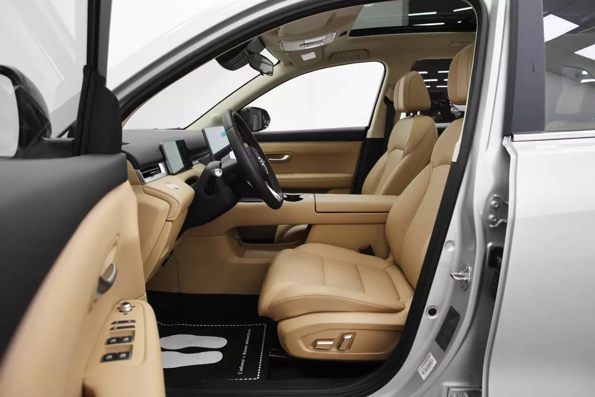 Автосалон: Evolute i-SPACE
