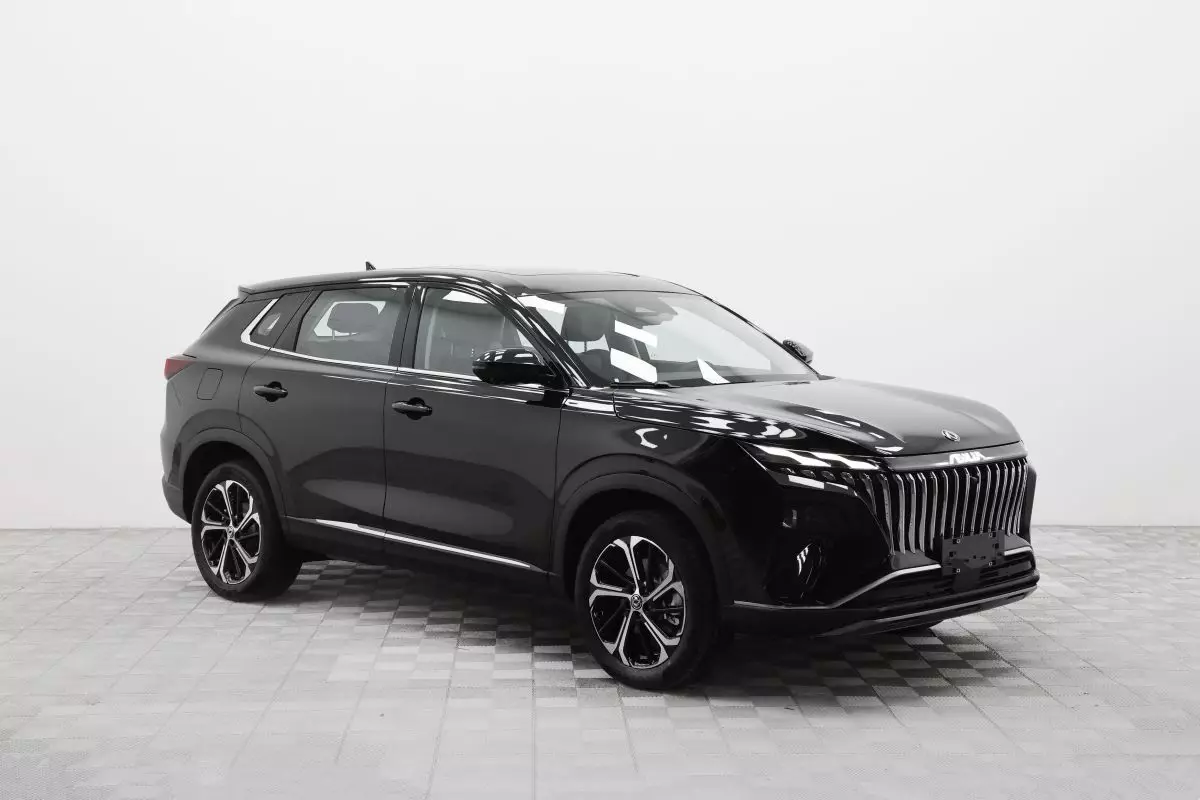 Автосалон: Dongfeng Huge