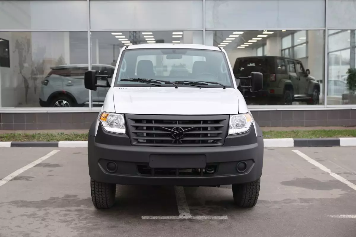 Автосалон: Uaz Профи Двухрядная кабина