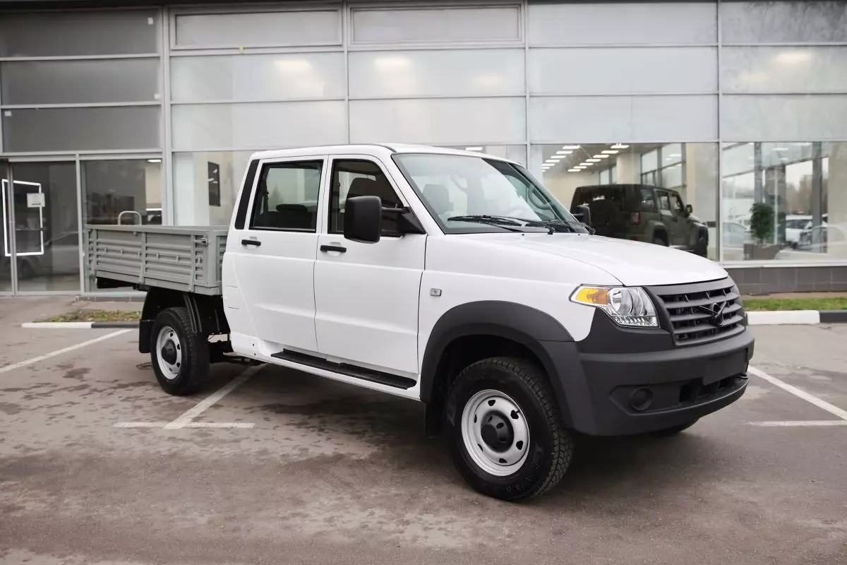 Автосалон: Uaz Профи Двухрядная кабина