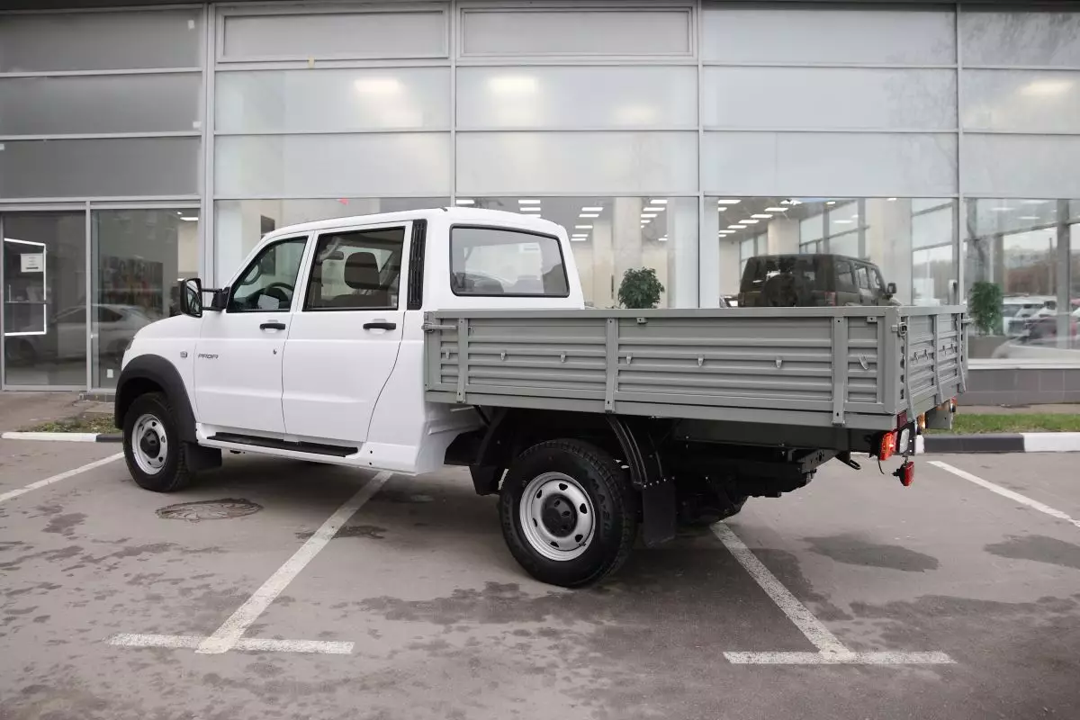 Автосалон: Uaz Профи Двухрядная кабина