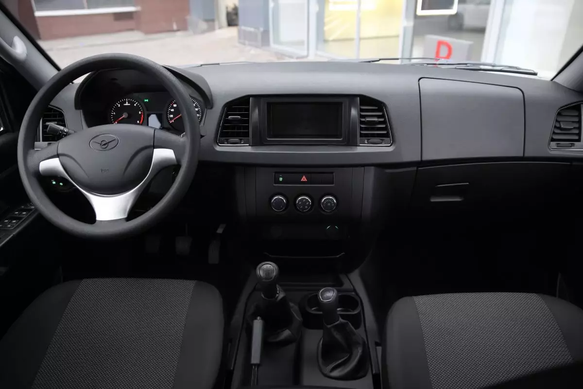 Автосалон: Uaz Профи Двухрядная кабина