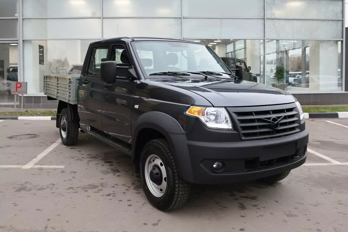 Автосалон: Uaz Профи Двухрядная кабина