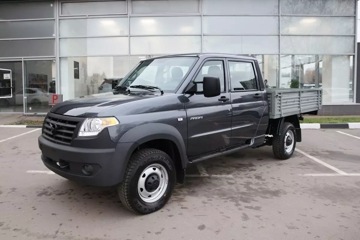 Автосалон: Uaz Профи Двухрядная кабина