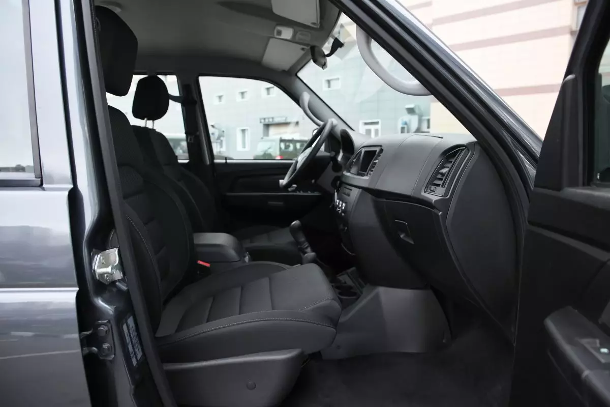 Автосалон: Uaz Профи Двухрядная кабина