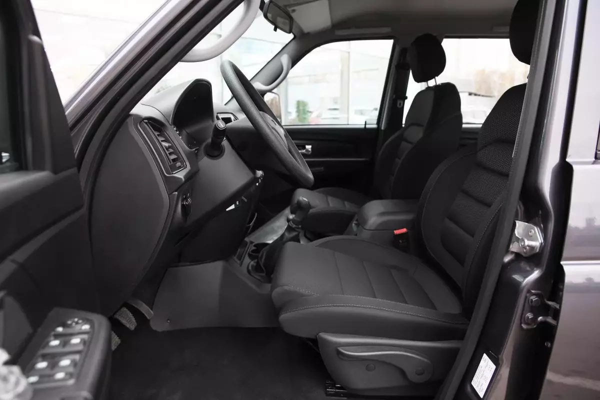 Автосалон: Uaz Профи Двухрядная кабина
