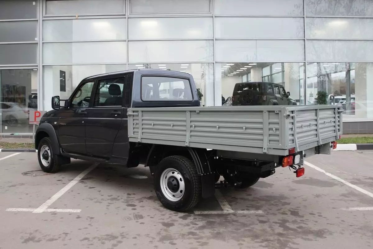 Автосалон: Uaz Профи Двухрядная кабина