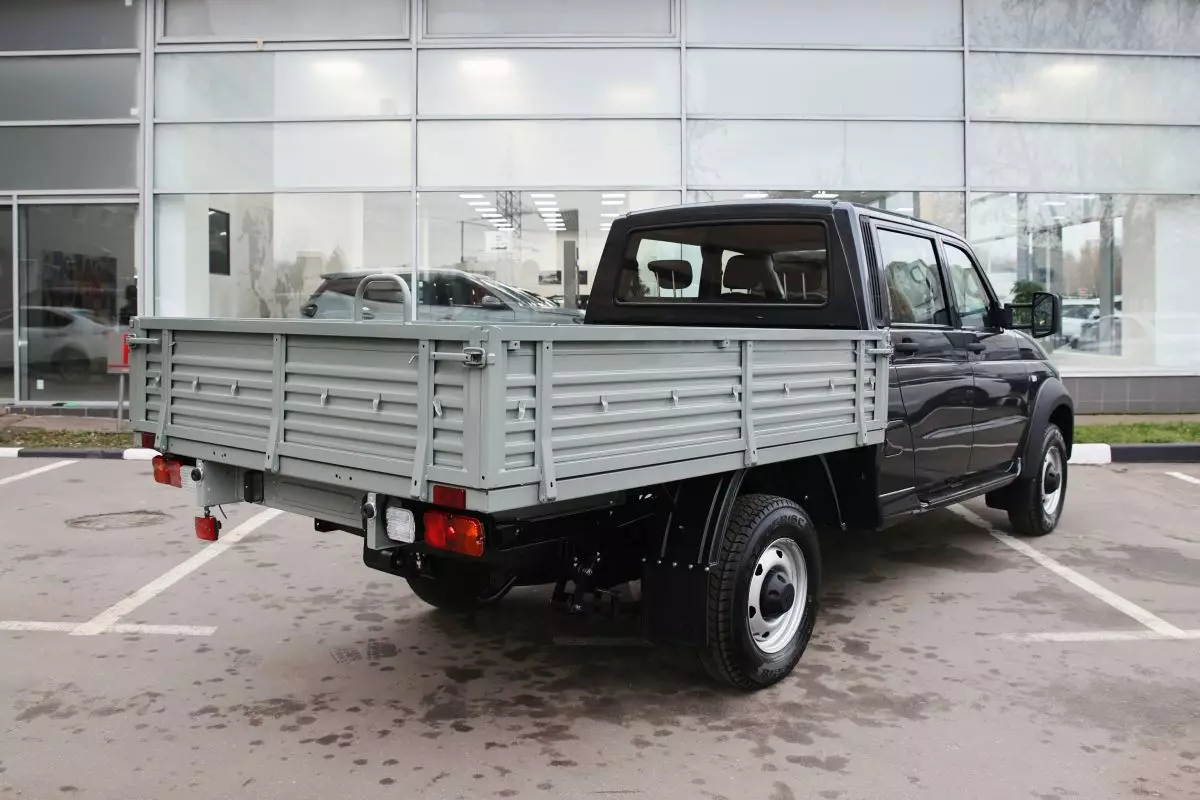 Автосалон: Uaz Профи Двухрядная кабина
