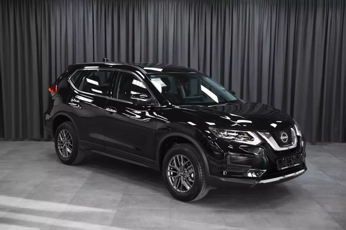 Автосалон: Nissan X-Trail