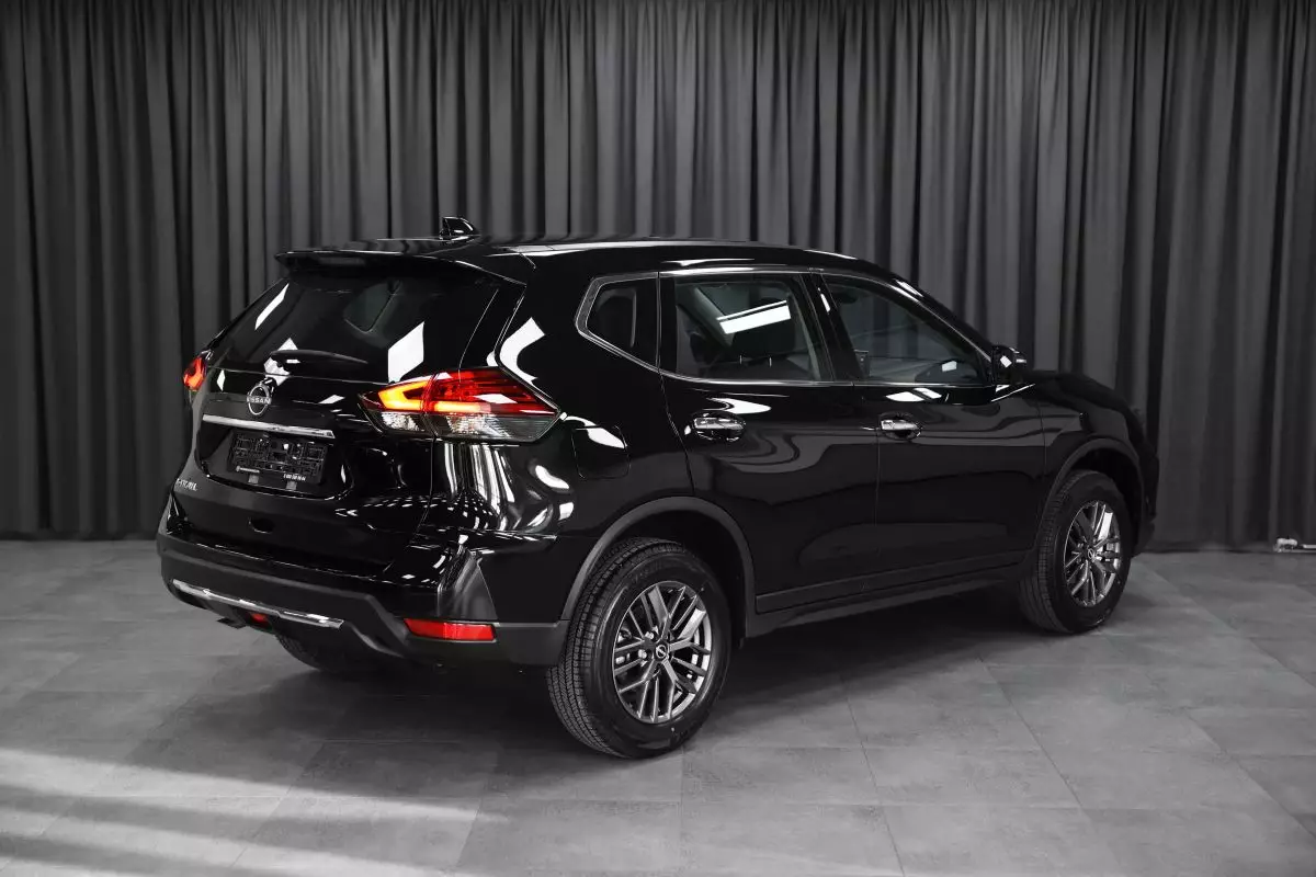 Автосалон: Nissan X-Trail