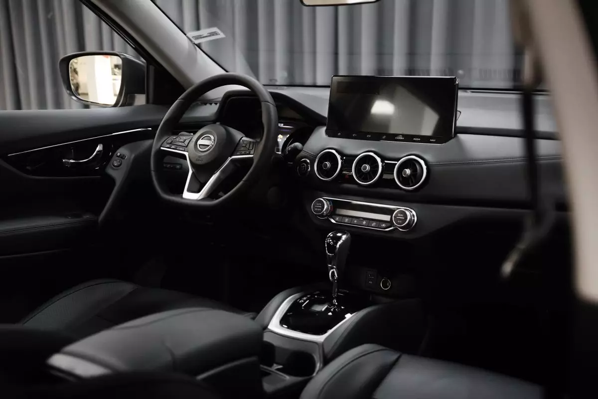 Автосалон: Nissan X-Trail