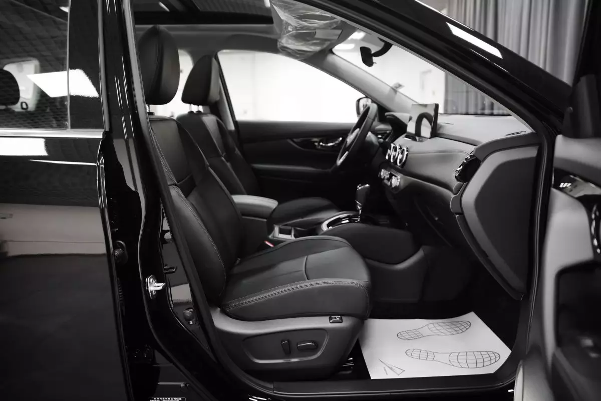 Автосалон: Nissan X-Trail