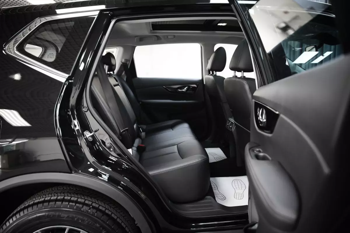 Автосалон: Nissan X-Trail