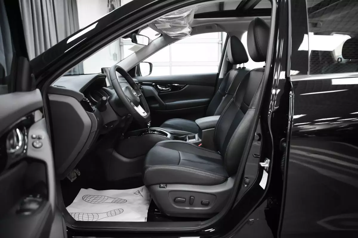 Автосалон: Nissan X-Trail