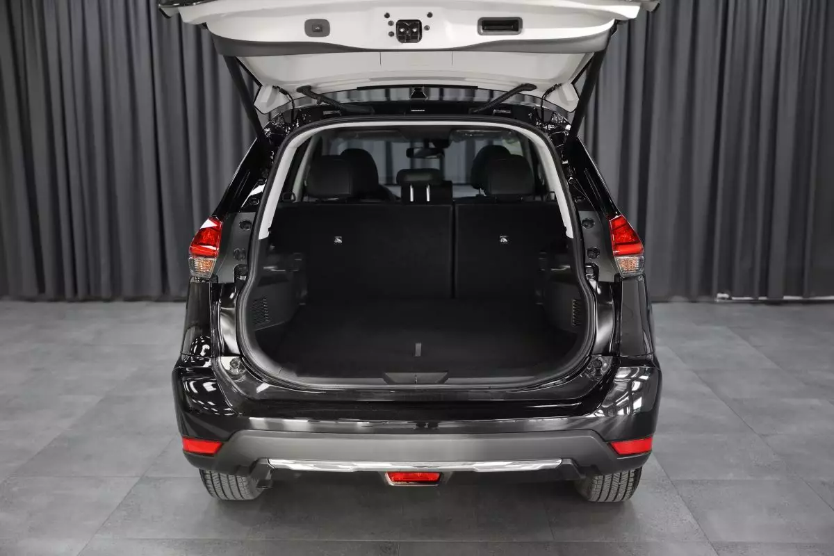 Автосалон: Nissan X-Trail