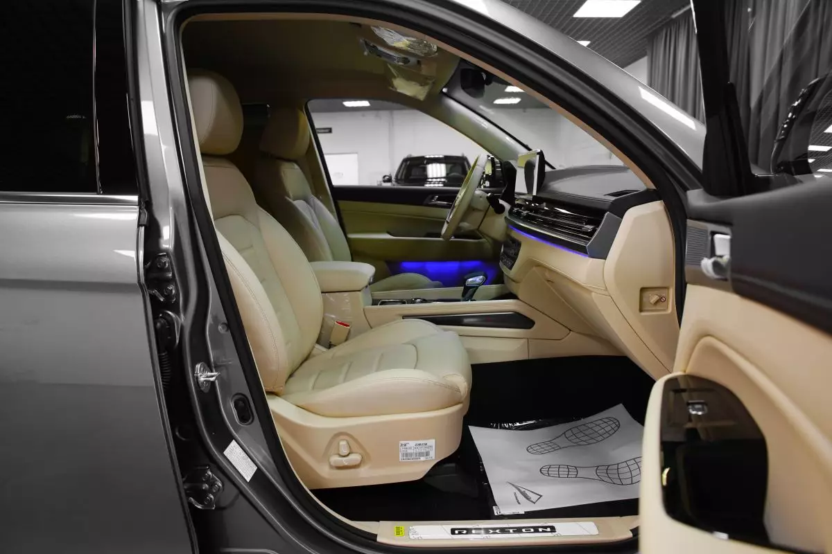 Автосалон: Kgm Rexton