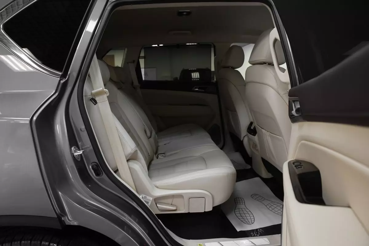 Автосалон: Kgm Rexton