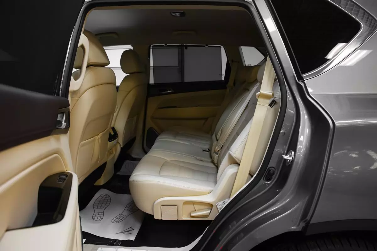 Автосалон: Kgm Rexton