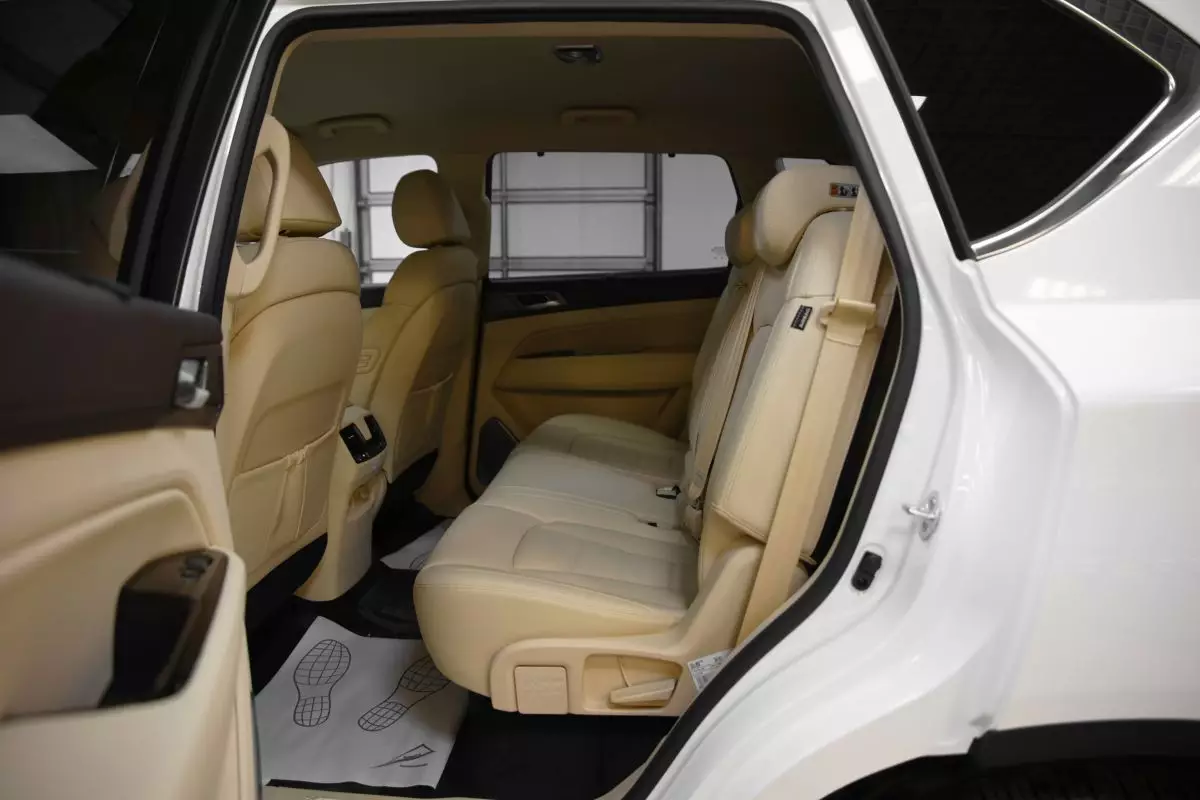 Автосалон: Kgm Rexton