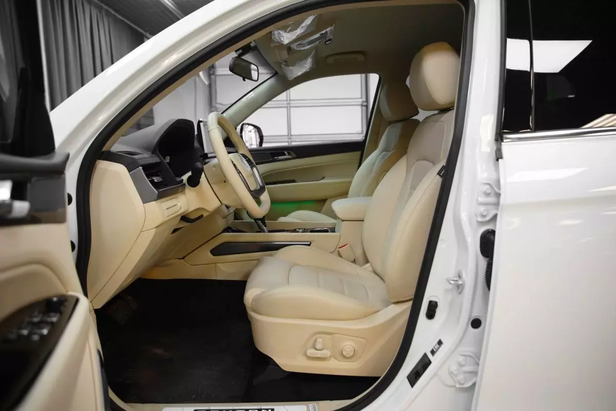 Автосалон: Kgm Rexton