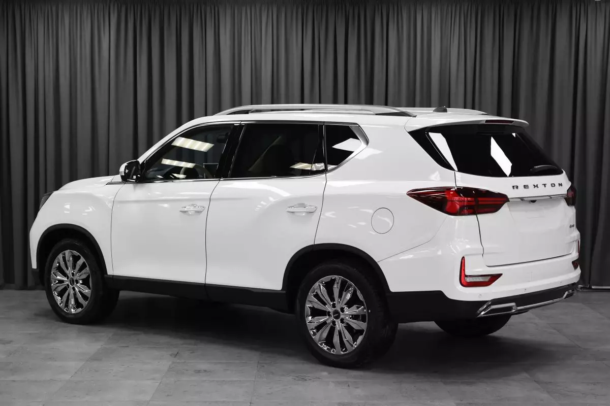 Автосалон: Kgm Rexton