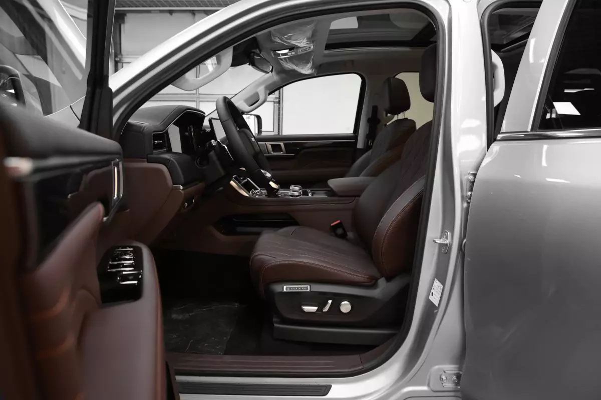 Автосалон: Foton Tunland V9