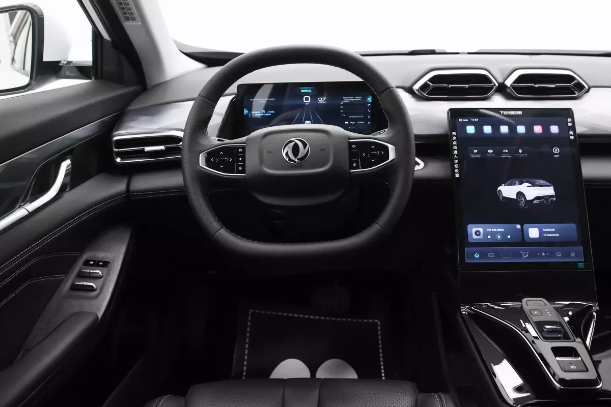 Автосалон: Dongfeng Mage