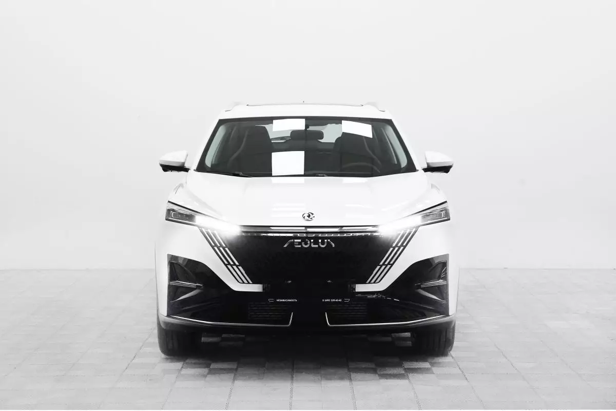 Автосалон: Dongfeng Mage