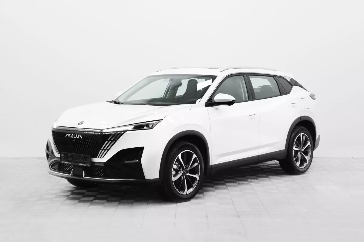 Автосалон: Dongfeng Mage