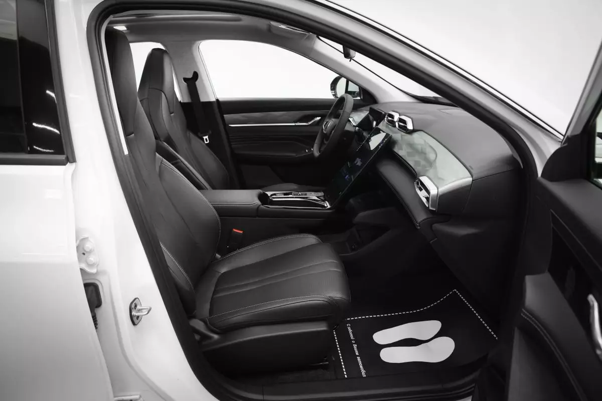 Автосалон: Dongfeng Mage