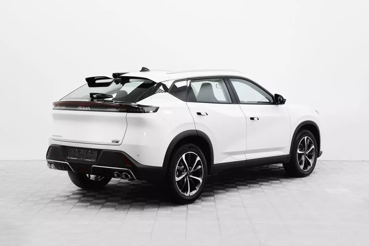 Автосалон: Dongfeng Mage