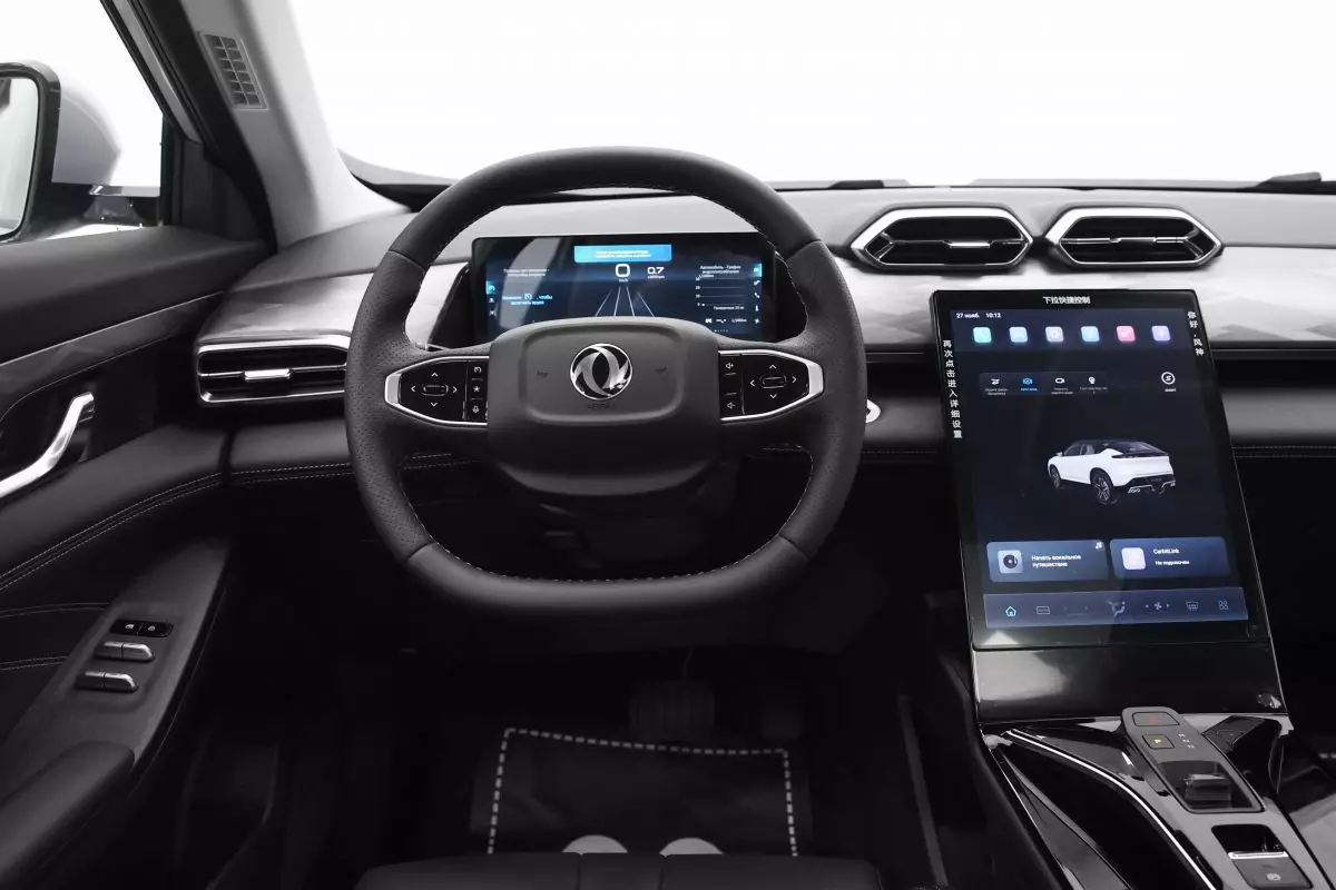 Автосалон: Dongfeng Mage