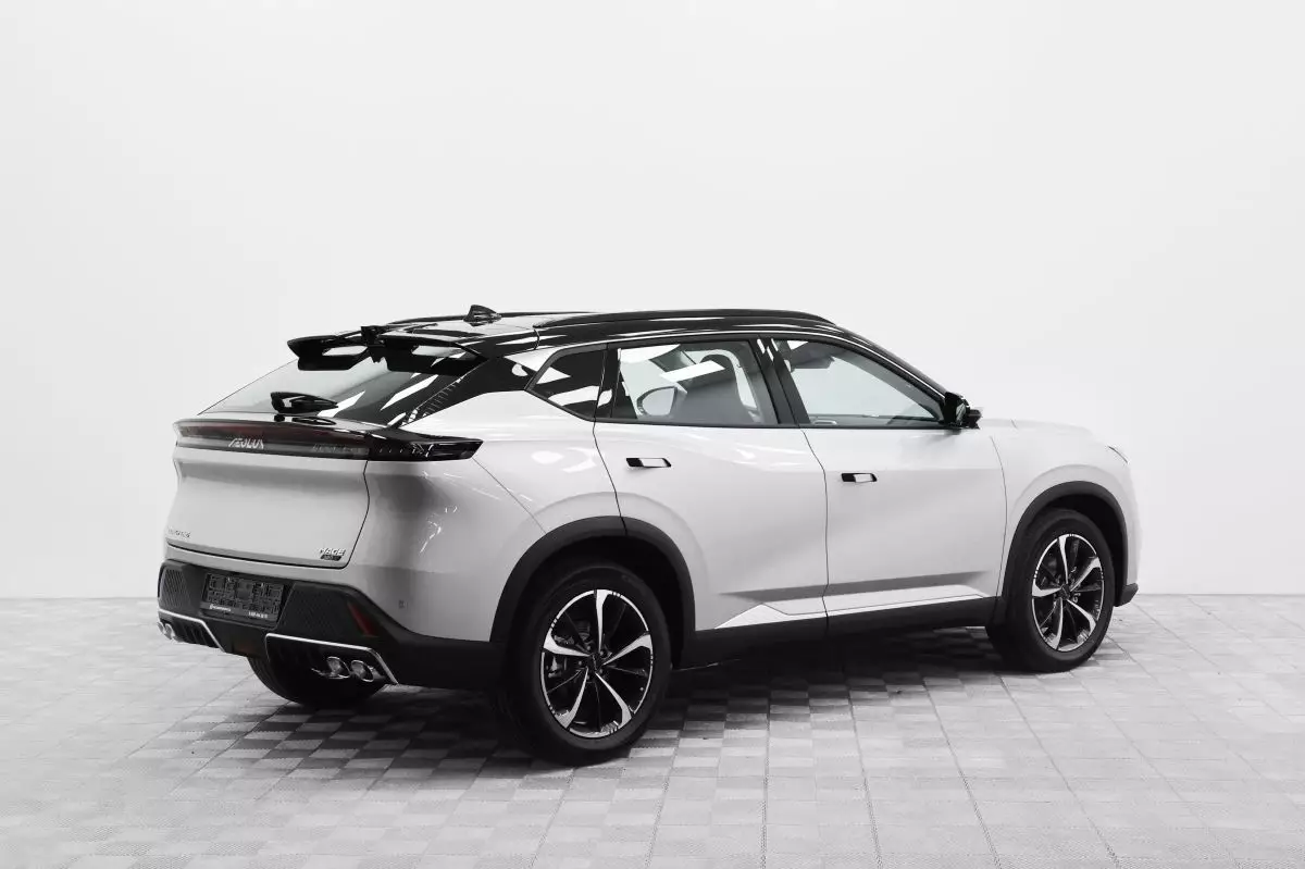 Автосалон: Dongfeng Mage
