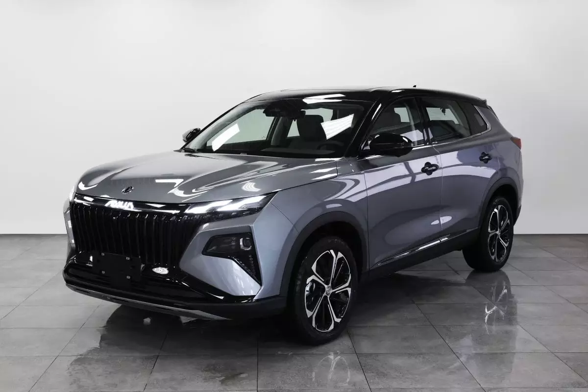 Автосалон: Dongfeng Huge