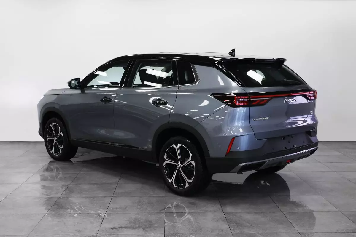 Автосалон: Dongfeng Huge