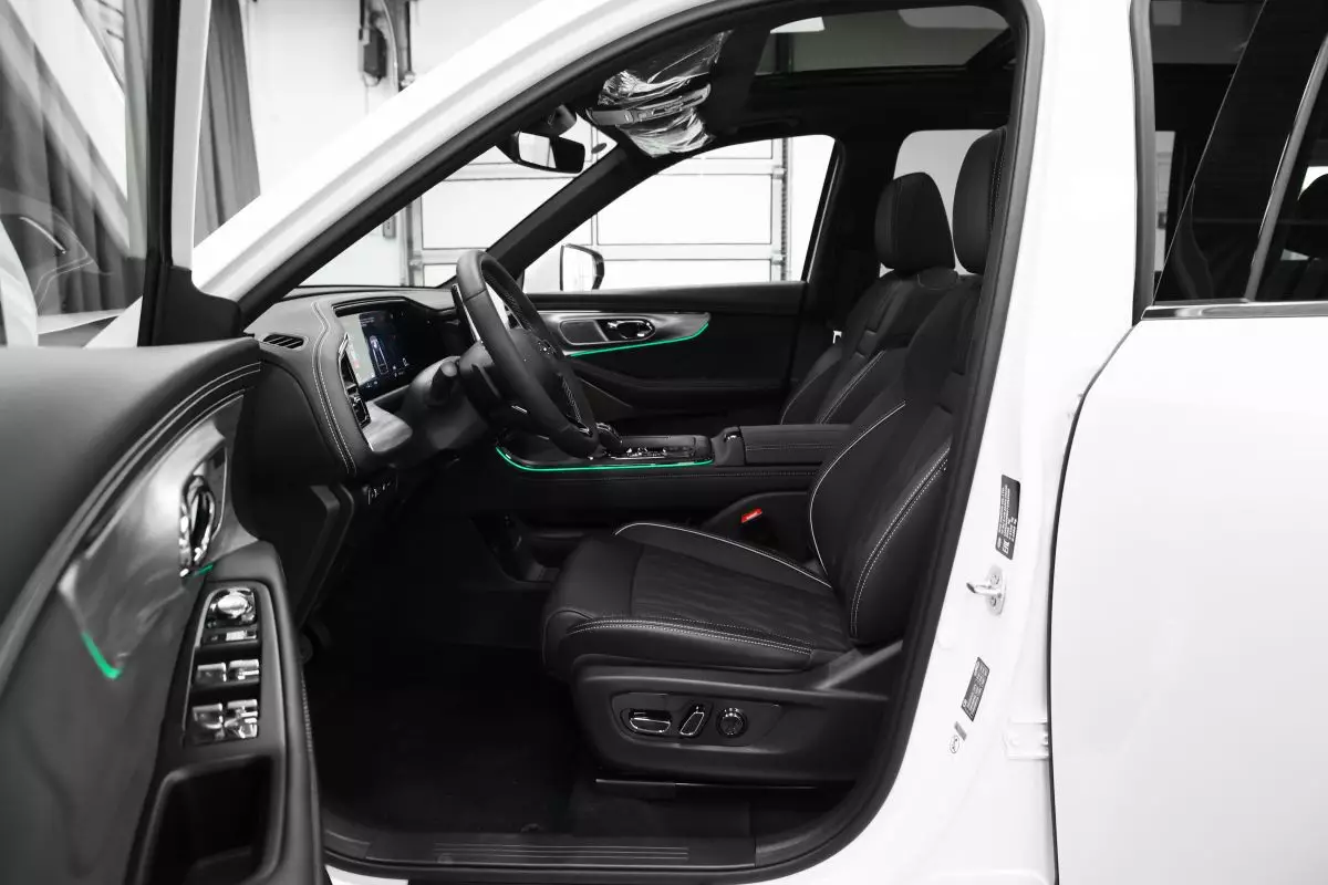 Автосалон: Gac GS8 New