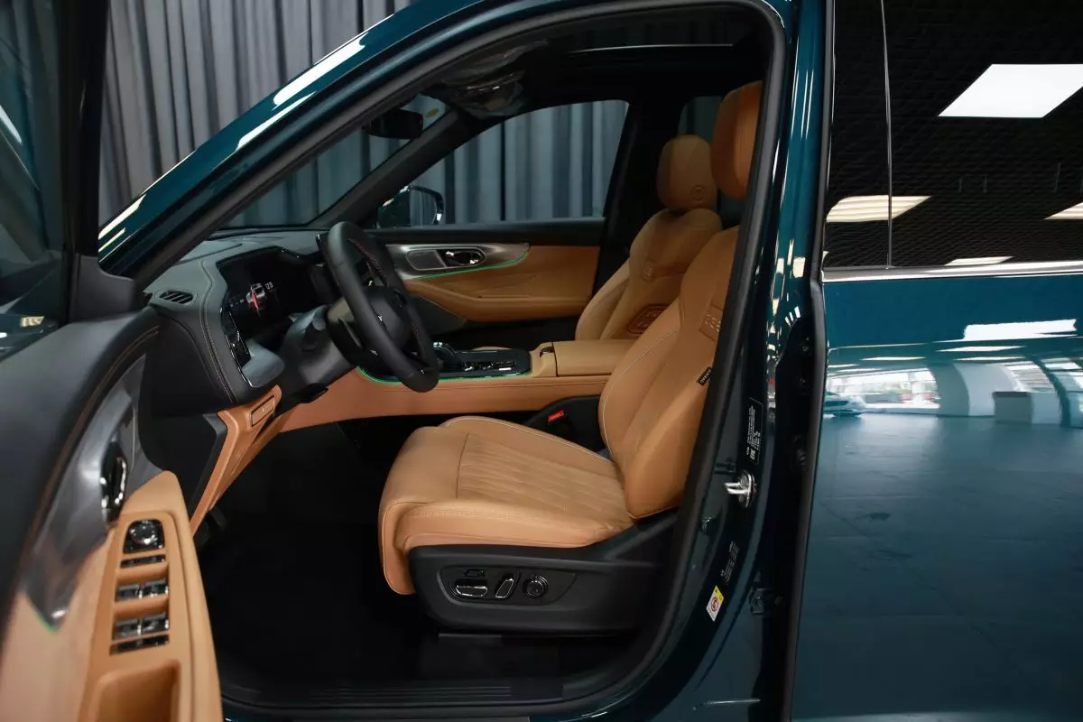 Автосалон: Gac GS8 New