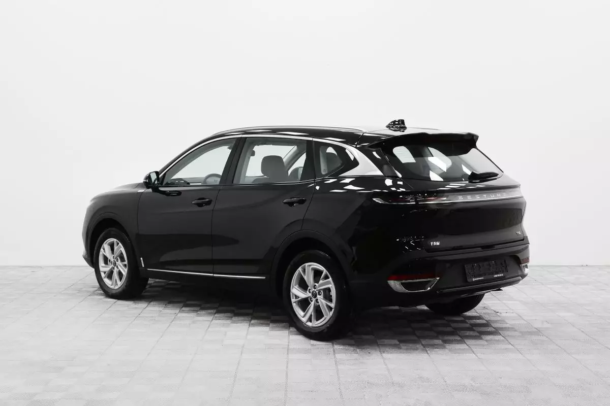 Автосалон: Bestune T90