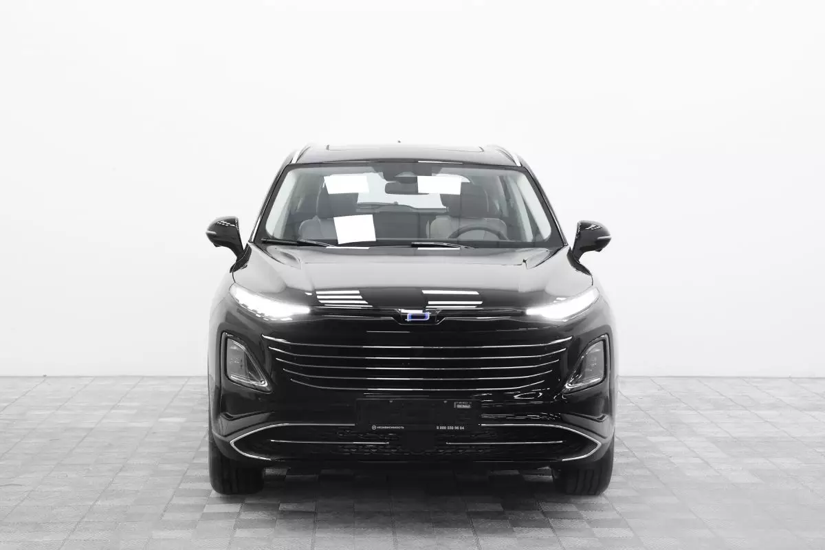 Автосалон: Bestune T90