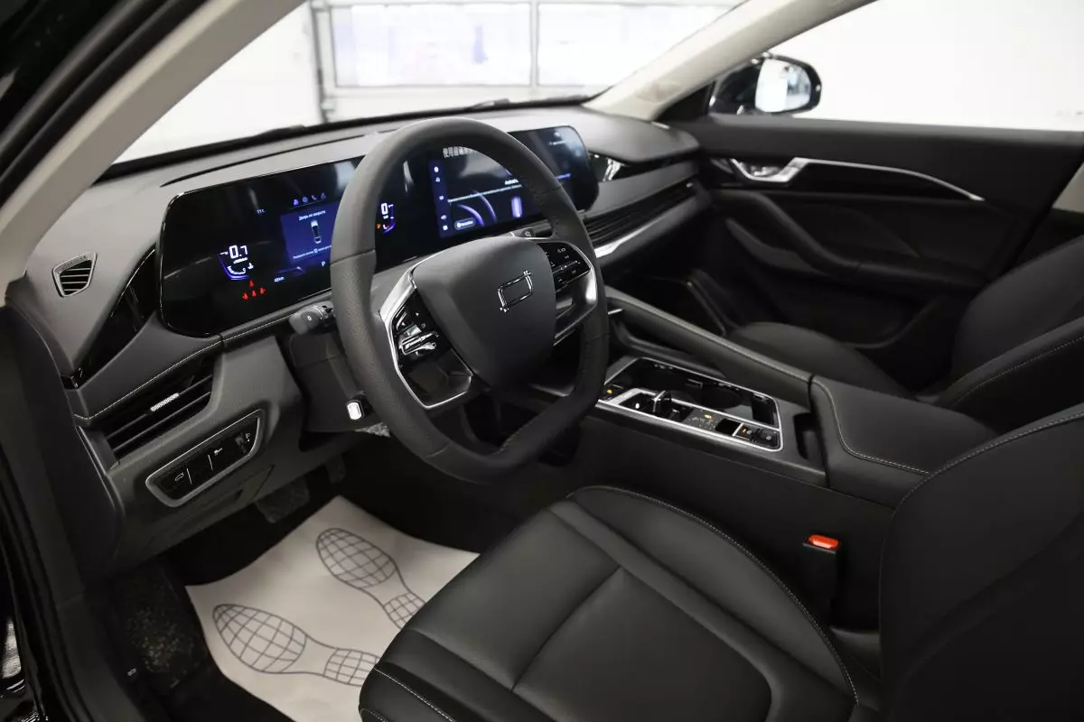Автосалон: Bestune B70 New